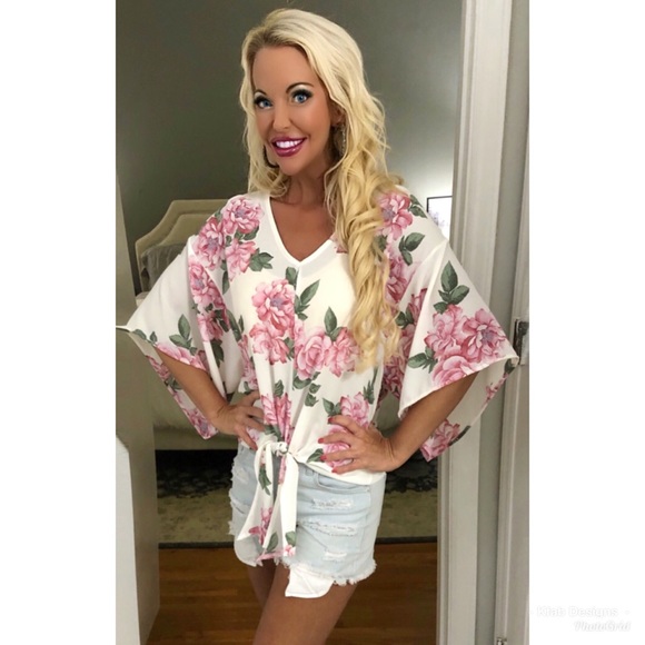 🌸LAST 1! Floral Woven 3 Qtr Sleeve Top! - Picture 8 of 8